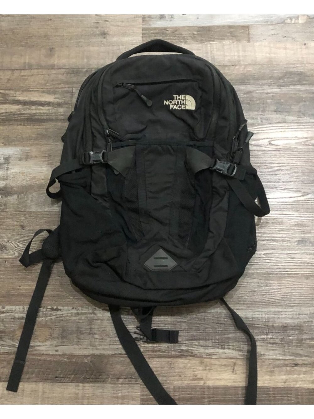 The North Face Recon Backpack Flexvent Black Laptop Sleeve Daypack Hiking Campi